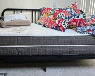 JB195IKEA Fyresdal Bed  Bedding 