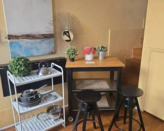 JB117Miscellaneous Kitchen Items 2 Guest House