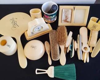 JB155Vintage Vanity Set