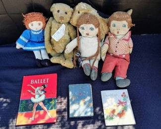 JB229Vintage Stuffed Animals And Dolls