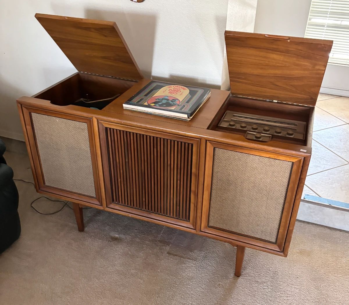 Vintage Drexel Declaration Motorola Stereo Console