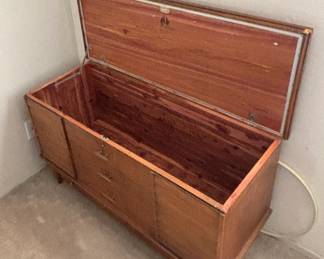 Lane Cedar Chest