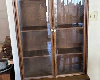 Mid-Century Vintage China Display Cabinet