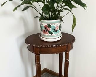 Vintage Floral Ceramic Planter/Wooden Accent Table