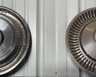 Vintage Jeep Hubcaps - 1974-1979 Wagoneer/Cherokee/CJ