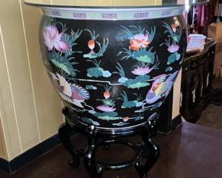 Extra large Chinese pot with stand