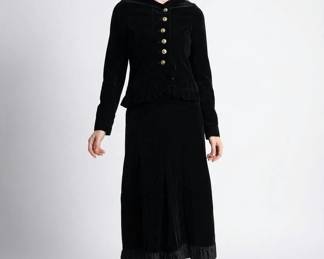 Velvet vintage outfit