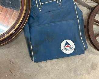 Vintage Delta Airlines travel bag