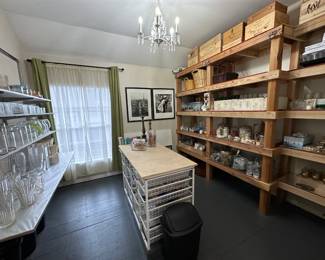 Flower vases, wooden wine boxes, sewing, craft items