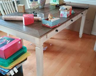 Dining table, 4 chairs 