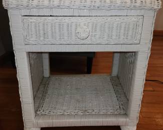 Wicker end table/ nightstand 