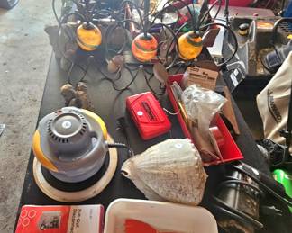 House And Garage Is Staged And Ready For You To Shop!! (next 38 pictures)