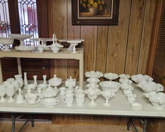 Fenton white hobnail 