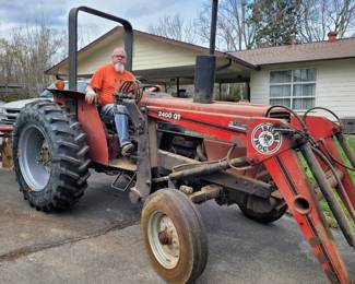 1990 Case 385. 46HP. 1200 hours.  Comes with loader,bucket and forks. New back tire with new rim plus extra back rim. Extra front tire and rim. New battery. New fuel filter