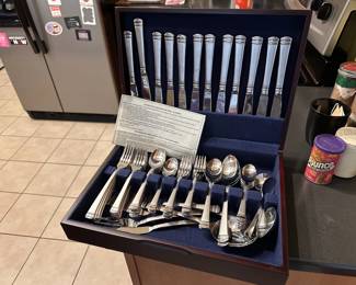stainless steel flatware set