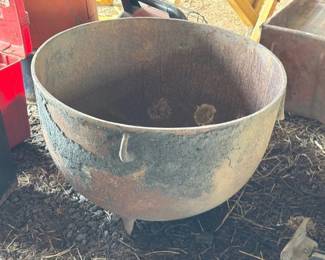 CAST IRON CAULDRON