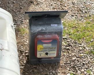 SOLAR PAK FENCE CHARGER