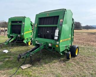JOHN DEERE 566 ROUND BALER