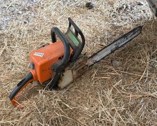 STIHL MS250 GAS CHAINSAW