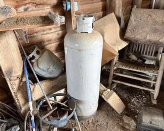 LARGE PROPANE TANK