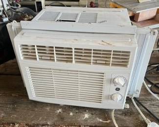 GE AC WINDOW UNIT