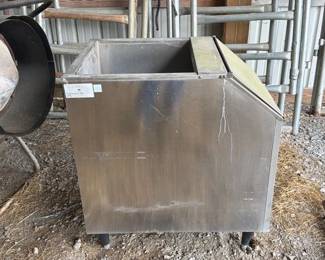 STAINLESS STEEL ICE CHEST