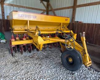 HAYBUSTER 107 NO TILL DRILL