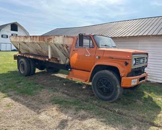 1982 CHEVROLET C70 SPREADER TRUCK