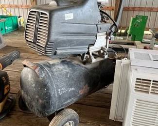 PORTABLE AIR COMPRESSOR