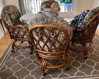 Round kitchen table and chairs