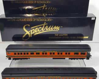 Bachmann Spectrum #810 & #956 Great Northern Coach & Observation Cars