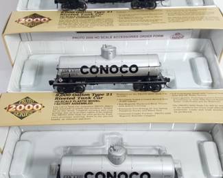 Proto 2000 Conoco 8,000 Gal Type 21 Rivited Tank Car Trio (Lot 1)