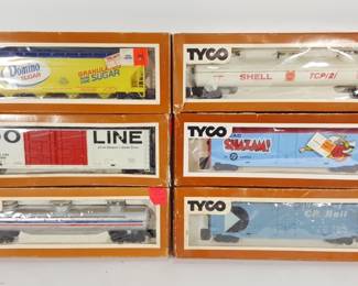 Vintage Tyco Box Cars (6)