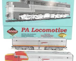 Photo 2000 Limited Edition AT & SF, PA & PB Locomotive