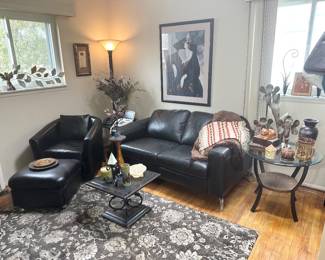 Overview of front bedroom.