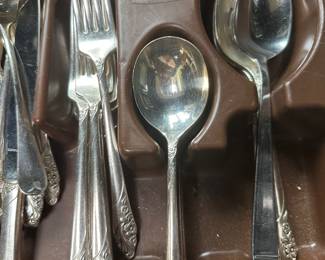 Oneida Community silverplate "Evening Star" pattern.