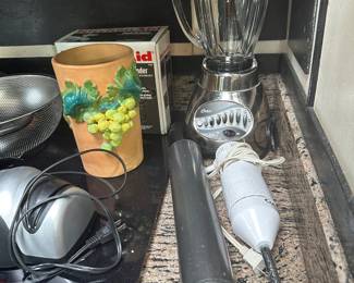 Small kitchen appliances.