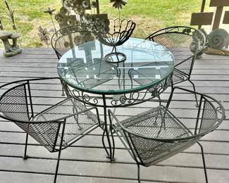 Woodard table & chairs set.