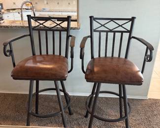 2 bar stools