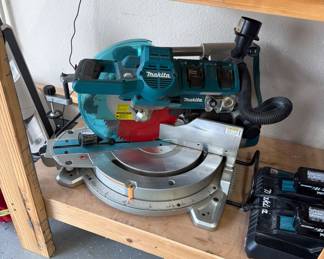 Makita Saw with Chargers