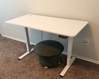 Adjustable desk