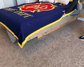 Queen size platform bed