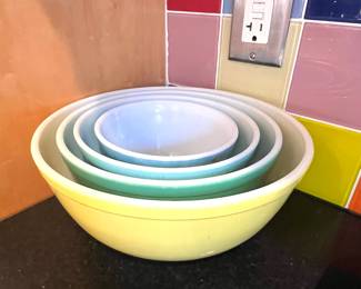 Pyrex Bowl Set 