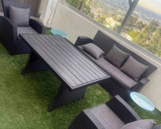 Outdoor patio furniture set