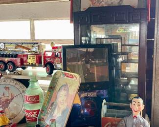 PEEWEE HERMAN DOLL, WALL DISPLAY CABINET