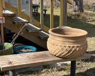 CLAY OUTDOOR PLANTER