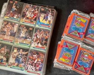 COLLECTION OF SPORTS CARDS