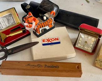 EXXON TRAY, OLD JACKS, VINTAGE TRAVEL CLOCK
