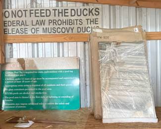 “DO NOT FEED THE DUCK “ SIGN