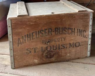 VINTAGE ANHEUSER BUSCH WOOD CRATE